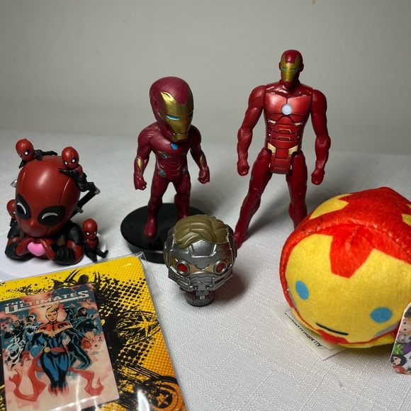 Marvel collection including Lootcrate pin, Funko Guardians Star-Lord, deadpool - Picture 3 of 8
